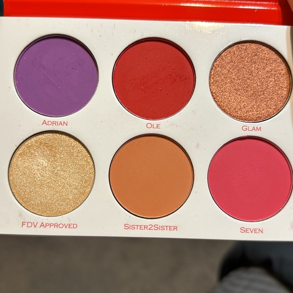 juvias place the queen palette one shade swatched - Picture 2 of 3